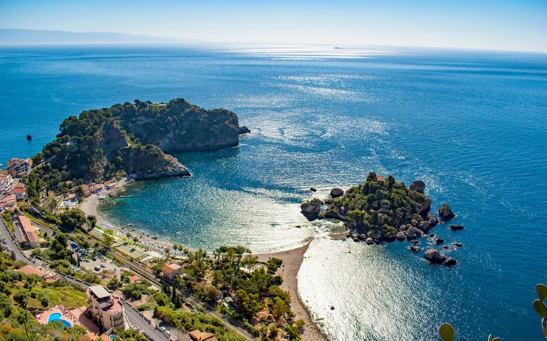 Taormina: Un Tesoro Siciliano con Vista sul Mare e sull’Etna