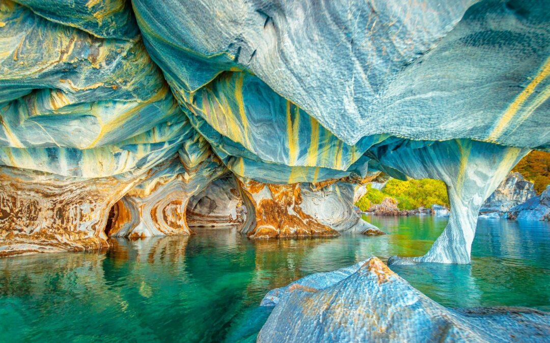 Le Grotte di Marmo: Il Meraviglioso Capolavoro della Natura in Cile